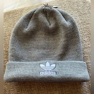 Women hat adidas new with tags